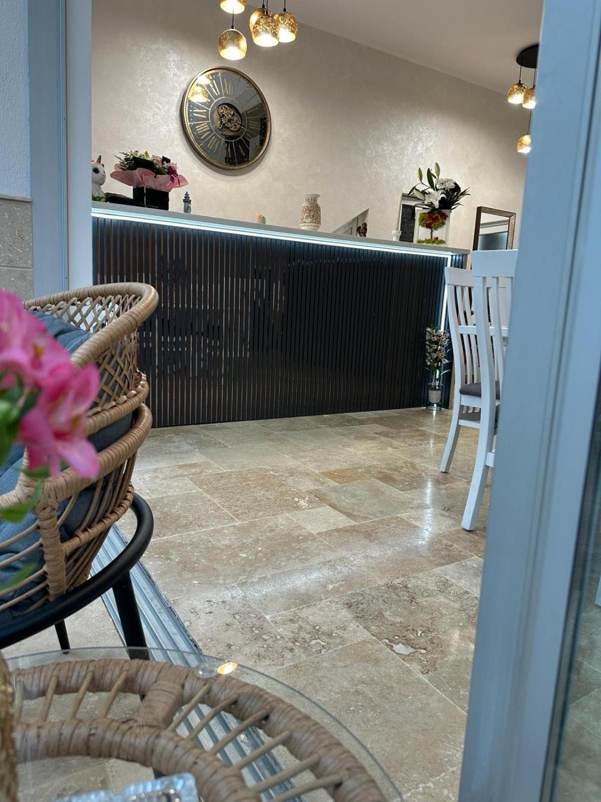 科斯蒂内什蒂 Casa Balan酒店 外观 照片